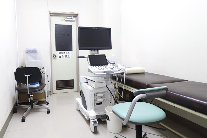 エコー検査室：新しいエコー機器を導入しました。